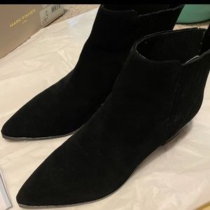 Marc Fisher black suede booties sz9.5